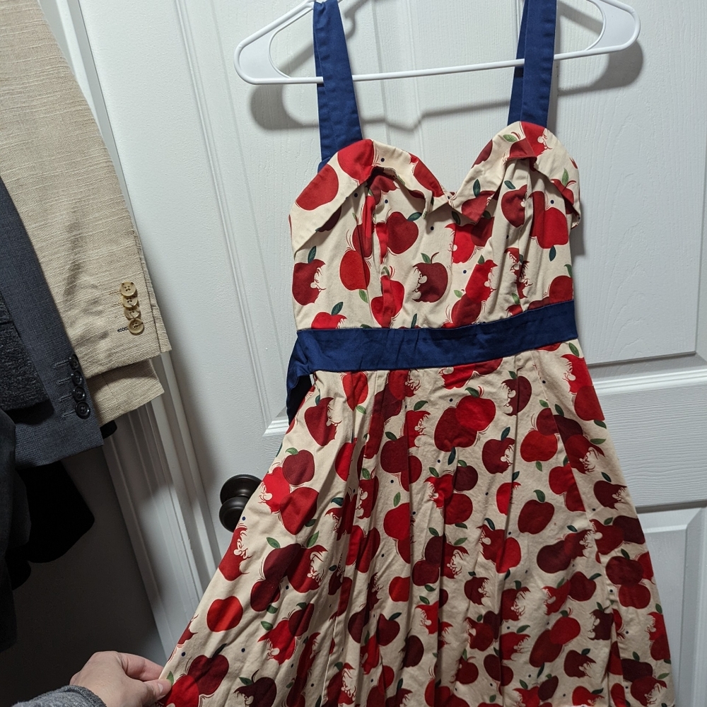 Disney Dress Shop - Snow White